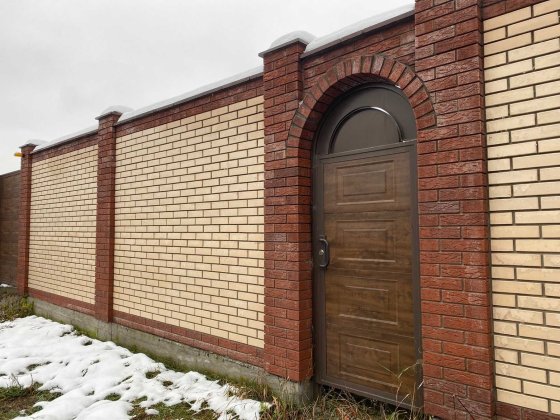 Двоповерховий будинок з ГАРАЖЕМ.  ГАЗОВЕ опалення Стоянка