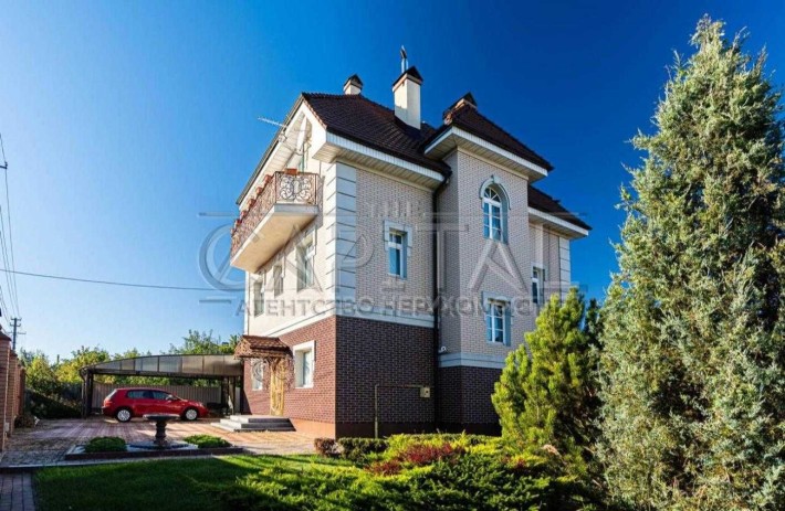 Просторий цегляний будинок з  сауною в престижному районі Межигір’я - фото 1