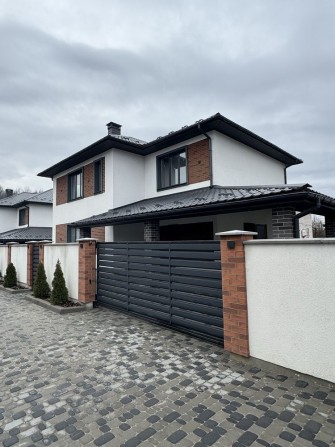 Продаж будинку з чистовою і ландшафтом, котеджне містечко у Ходосівці - фото 1