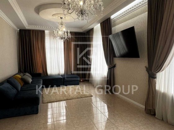 Шикарний будинок в чудовій локації, БЕЗ КОМІСІЇ Стоянка