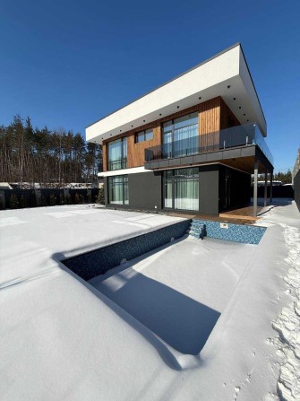 Автономний будинок КМ Нова Ходосівка з дизайнерським ремонтом - фото 1