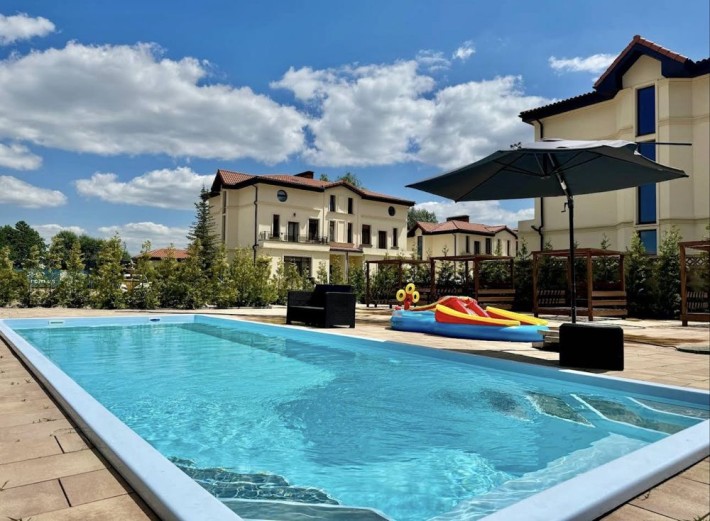 Чудовий дуплекс 220 м2 в закритому котеджному містечку, с. Підгірці - фото 1