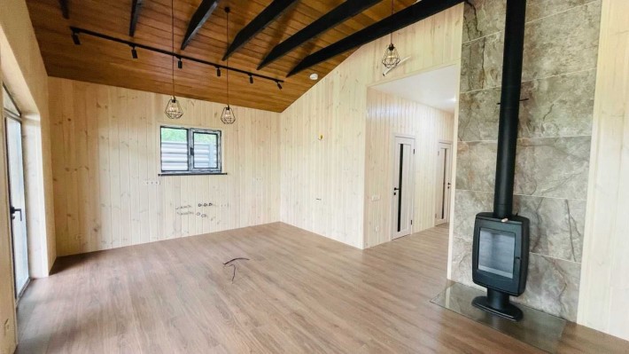 Будинок у стилі Barn House біля Києва в с. Віта Поштова з ремонтом - фото 1