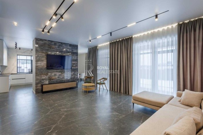 Продаж будинку 170 м2 9 соток з ремонтом с. Стоянка 10 км від Києва !! - фото 1