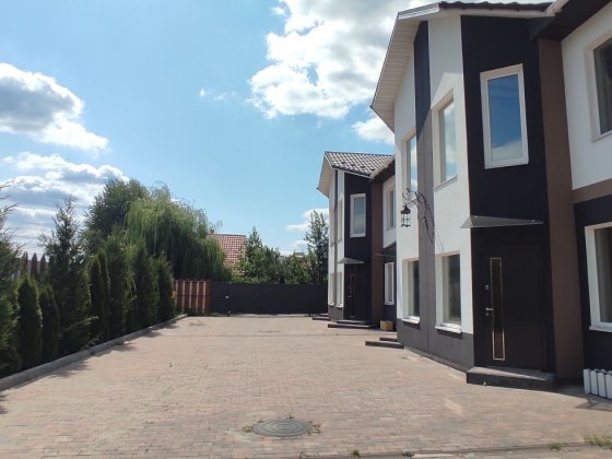 Таунхаус готовий до ремонту! Передмістя Ірпеня. Стоянка. Стоянка