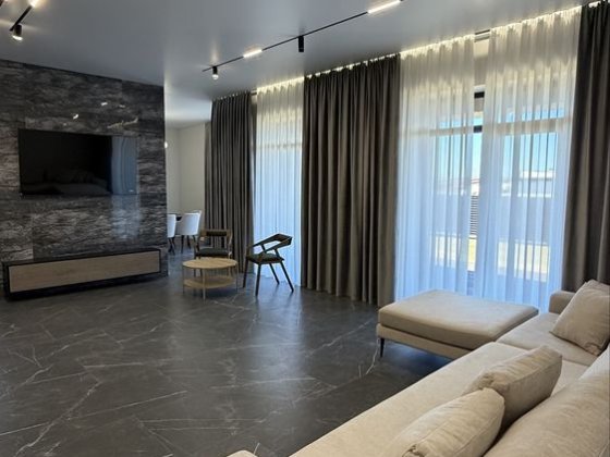 Одноповерховий будинок з ремонтом у закритому КМ Стоянка, 8 соток