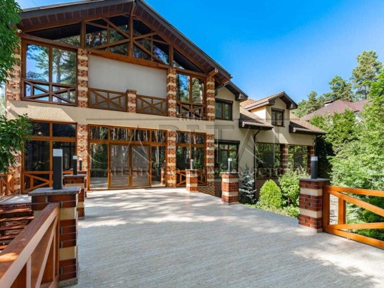 Продаж будинку в Лісі/600м2/45соток/Закрита територія/ Стоянка