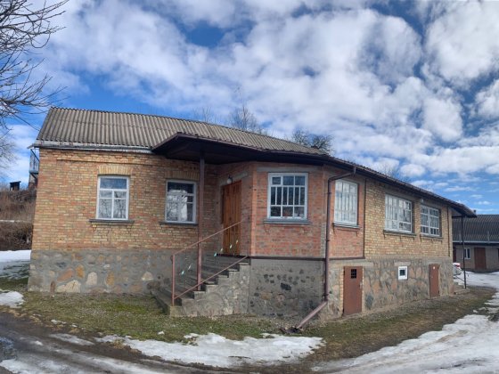 Терміново!продам будинок з ремонтом з виходом на воду Кагарлик