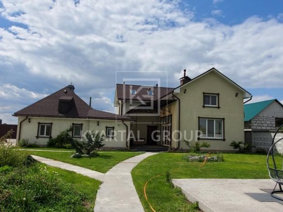 В продажу два будинки з басейном. 50 соток ділянка! Большая Дымерка