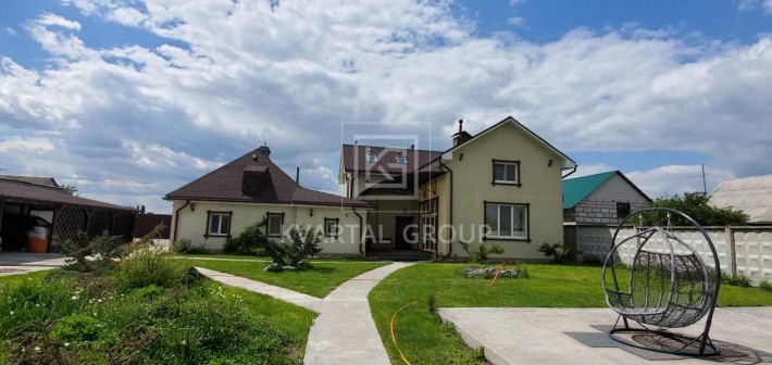 В продажу два будинки з басейном. 50 соток ділянка! - фото 1