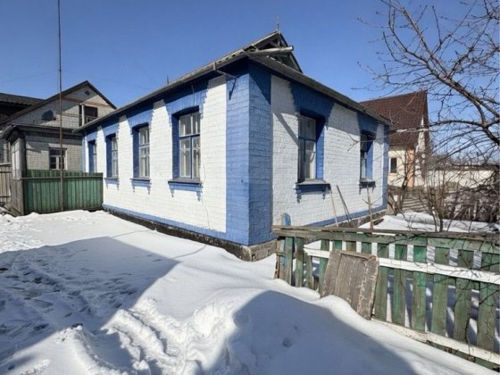 Продаж будинку з приміщенням під магазин у смт Рокитне Рокитне