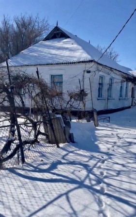 Продаж двох будинків на одній ділянці в смт Рокитне - фото 1