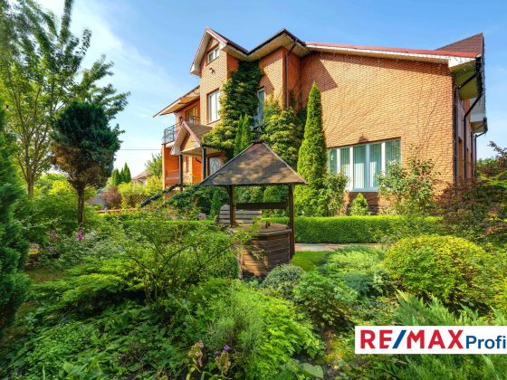 Будинок 450 м2, ремонт, цоколь , басейн, 12 соток  в с. Глеваха (село) Глеваха