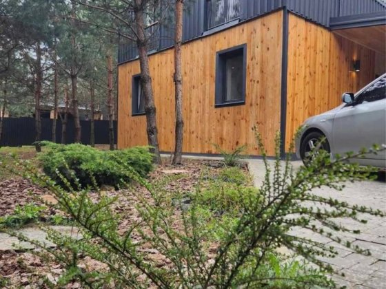 Сучасний будинок  140 м², 10 соток, сосни, 22 км, 1,5 км озера Бобриця