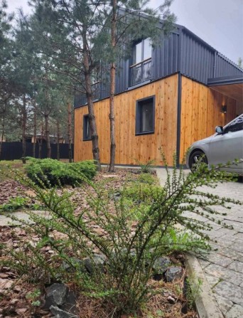 Сучасний будинок  140 м², 10 соток, сосни, 22 км, 1,5 км озера - фото 1