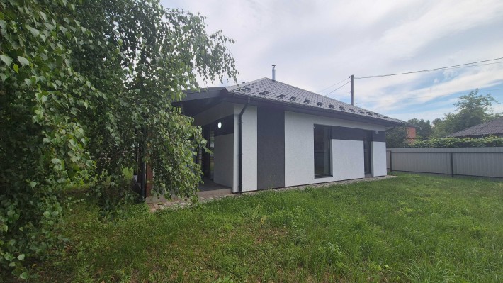 Просторий будинок 110 м² з ремонтом, кухнею та ділянкою 6 соток - фото 1