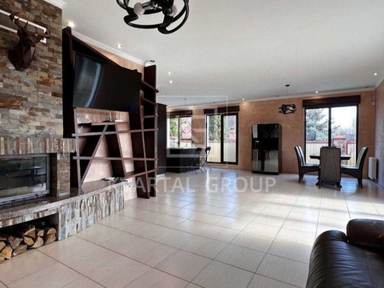 Просторий будинок 255 м² біля лісу та річки в Горенці Горенка