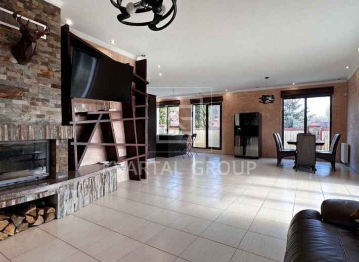 Просторий будинок 255 м² біля лісу та річки в Горенці - фото 1