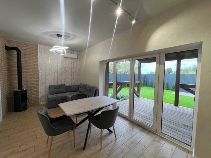 Кутовий таунхаус з ремонтом в Горенці - фото 1