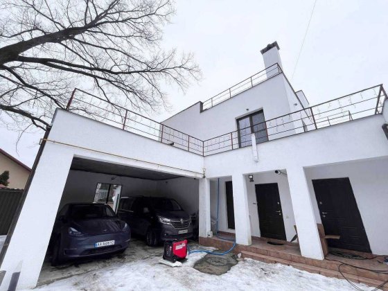 Будинок 255 м² з ремонтом біля Києва | 12 соток, баня, гараж на 2 авто Горенка