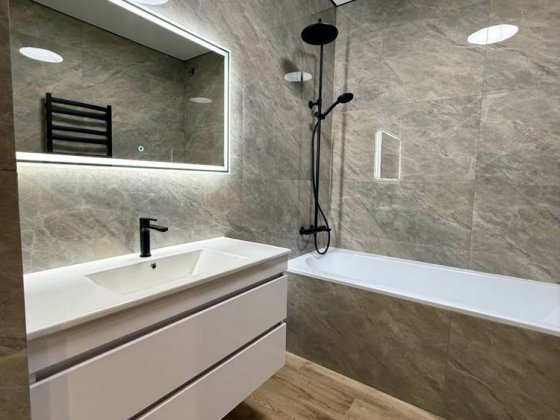 Будинок з ремонтом в ЦЕНТРІ Дмитрівки Дмитрівка