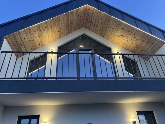 Продаж будинка в с. Зазимя біля води Зазим'я