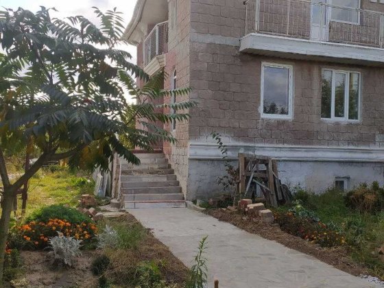 продам хату у селі Бровари Красиловка