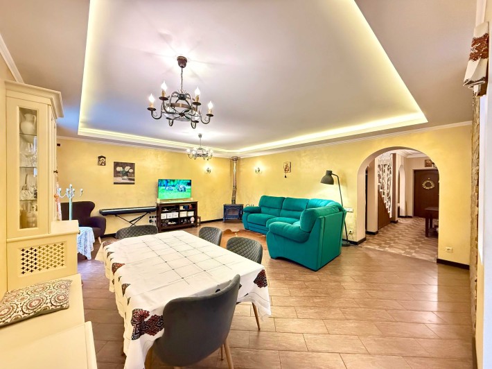 Продам будинок таунхаус 310 м2 с. Красилівка вулиця Європейська 13/1 - фото 1