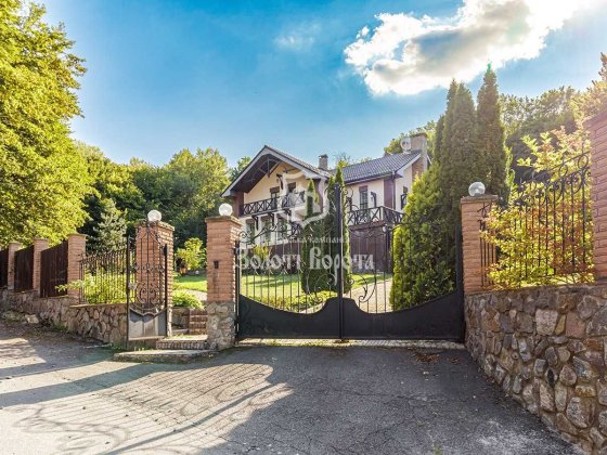 Будинок, 3 пов. Дизайнерський ремонт. с. Іванковичі, Обухівський район Иванковичи