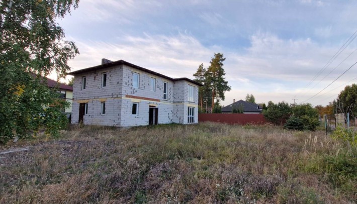 Будинок  біля  каналу поряд ліс і київське водосховище - фото 1