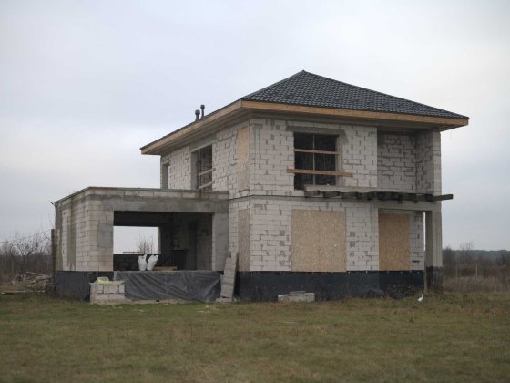 Продаж недобудованного будинку Літки