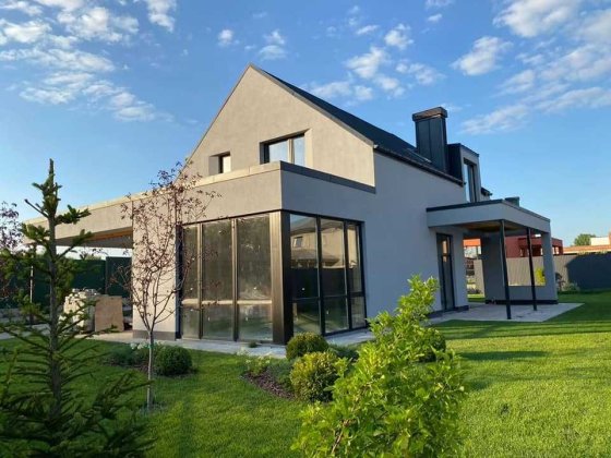 Продам Современый Дом в коттеджном городке Green Town . Крушинка