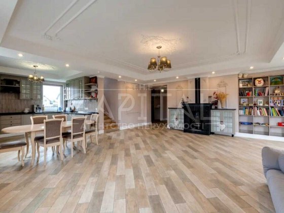 Продаж / Будинок / 275 м2 / Лютіж / вул. Центральна Лютеж