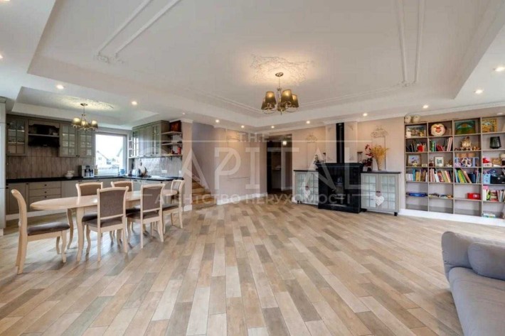 Продаж / Будинок / 275 м2 / Лютіж / вул. Центральна - фото 1