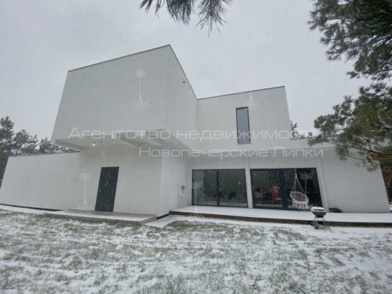 Продаж просторого заміського будинку в с. Малютянка у передмісті Києва Малютянка