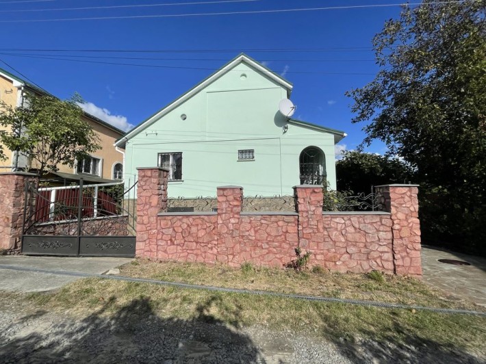 Продаж 3 поверховий будинок,Михайлівка-Рубежівка,вул.Приозерна, 4. - фото 1