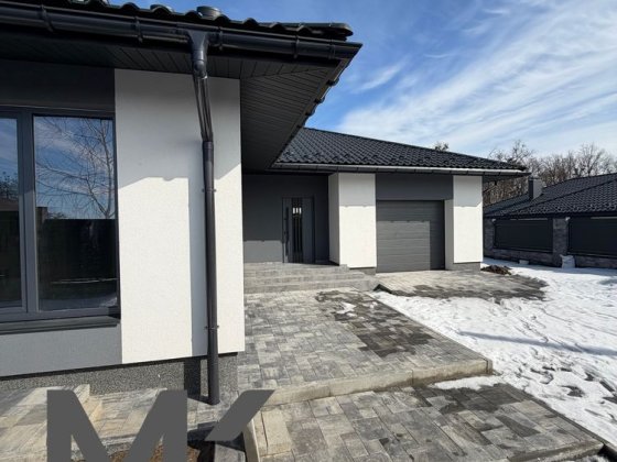 Будинок 157 м²2 з гаражем і великою терасою в Михайлівка-Рубежівка Михайловка-Рубежовка