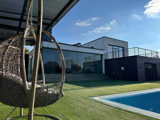 Продаж Будинку Плюти 360м² 10 сот, вихід на воду. Розтермінування Плюты