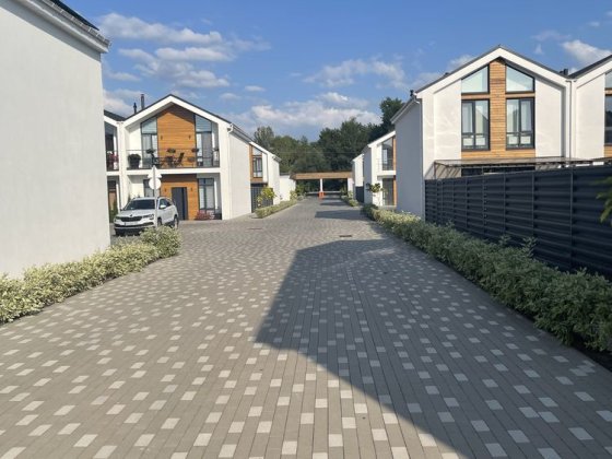 Продам таунхауз 92 кв м на березі Десни ( власник). Пухівка