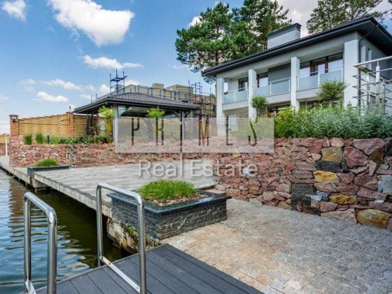 Продажа дома 250м2 с выходом к озеру, Плюты, Обуховский район Плюти