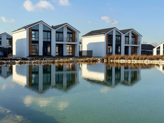 Продаж Дуплексу в новому котеджному містечку всього в 30 км від Києва Рожны