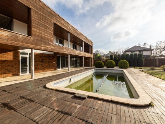 будинок Старі Петрівці з басейном Старі Петрівці