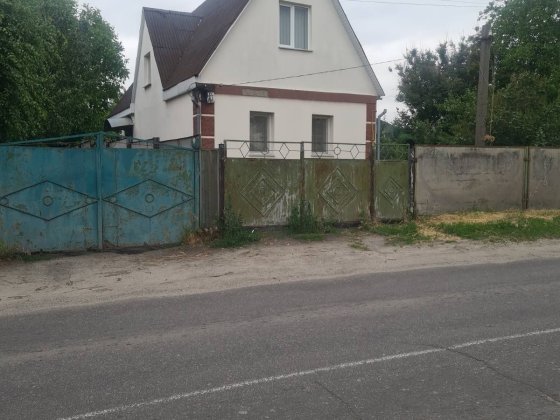 Продам будинок с. Тарасівка по центральній вулиці Тарасовка