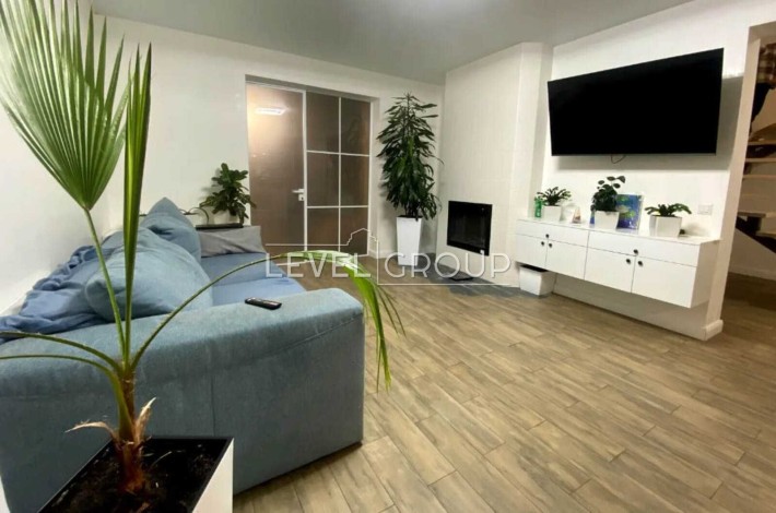 Продаж будинку в с. Хотів 200 м2 - фото 1