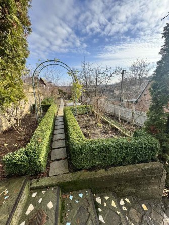 Затишна, доглянута дача в с. Шкарівка без комісії - фото 1