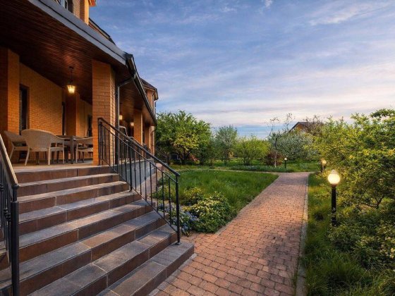 Продаж будинку під готель пансіонат ребцентр Хотяновка Київське море Хотянівка