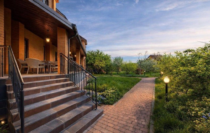 Продаж будинку під готель пансіонат ребцентр Хотяновка Київське море - фото 1