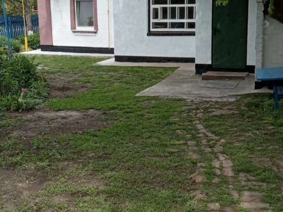 Продам недорого будинок з надвірними будівлями 9500$. Торг Долинская