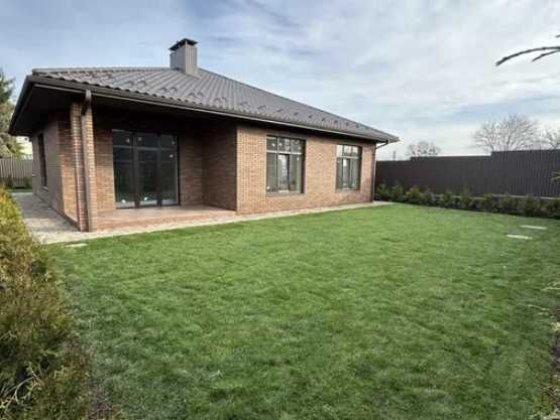 Сучасний одноповерховий будинок, з терасою та автонавісом на 2 авто Шевченково