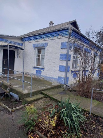 Продається будинок в смт.Новоархангельськ по вулиці Комарова. - фото 1